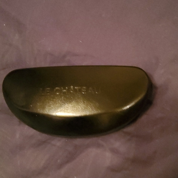 New Le Chateau sunglass case - Picture 2 of 3